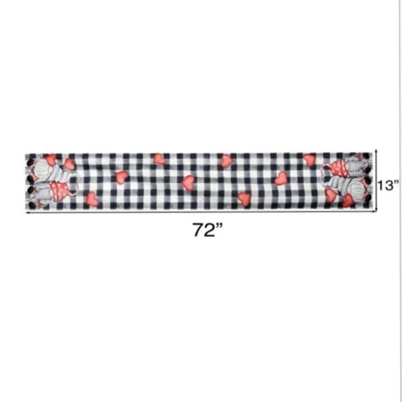 Gnome Valentine’s Day Runner - Picture 4 of 10